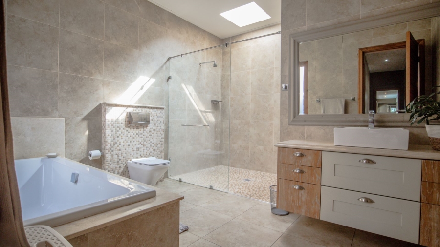 4 Bedroom Property for Sale in The Coves North West